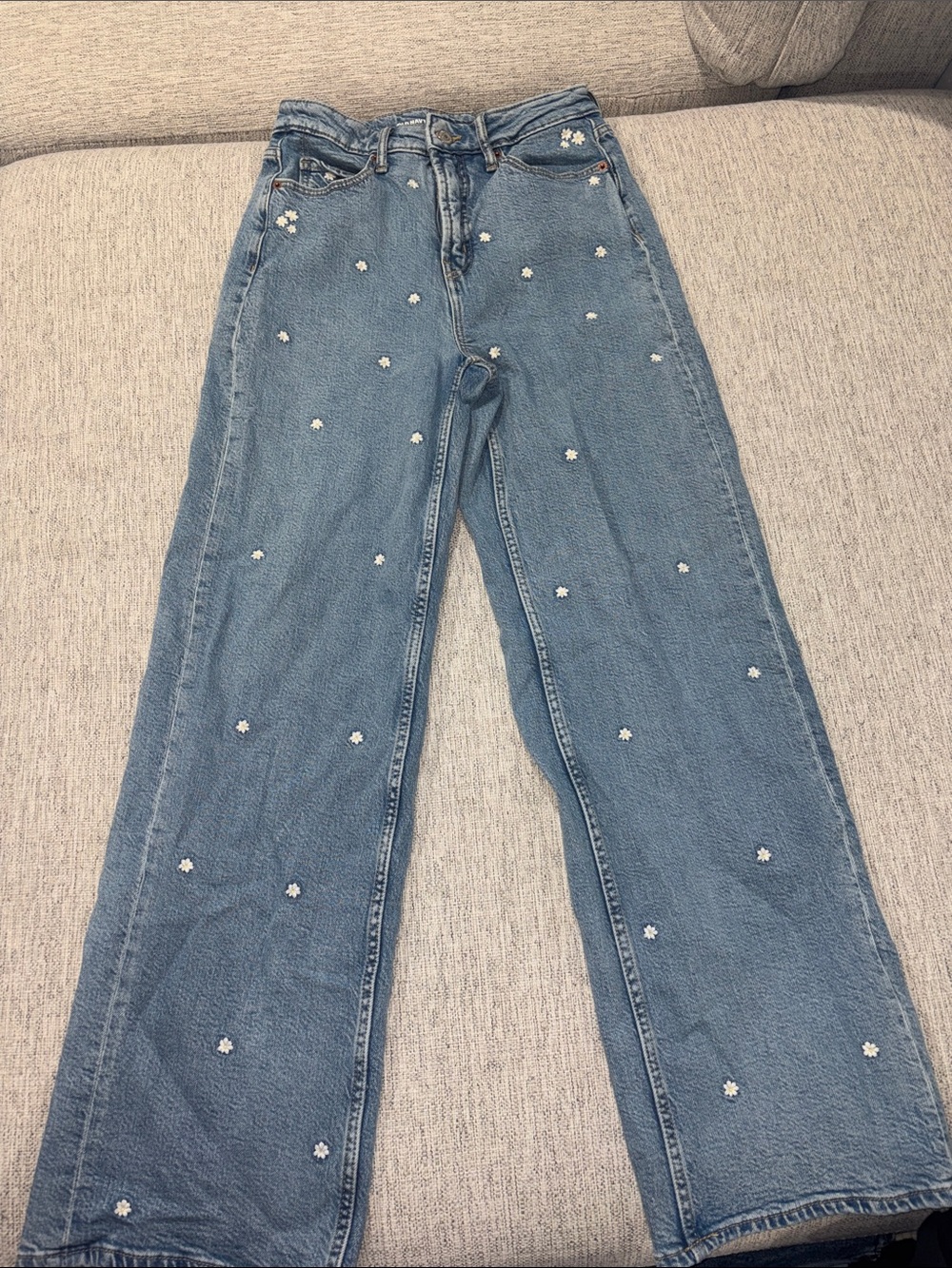 Old Navy Blue Denim Wide-Leg Jeans with White Daisy Embroidery